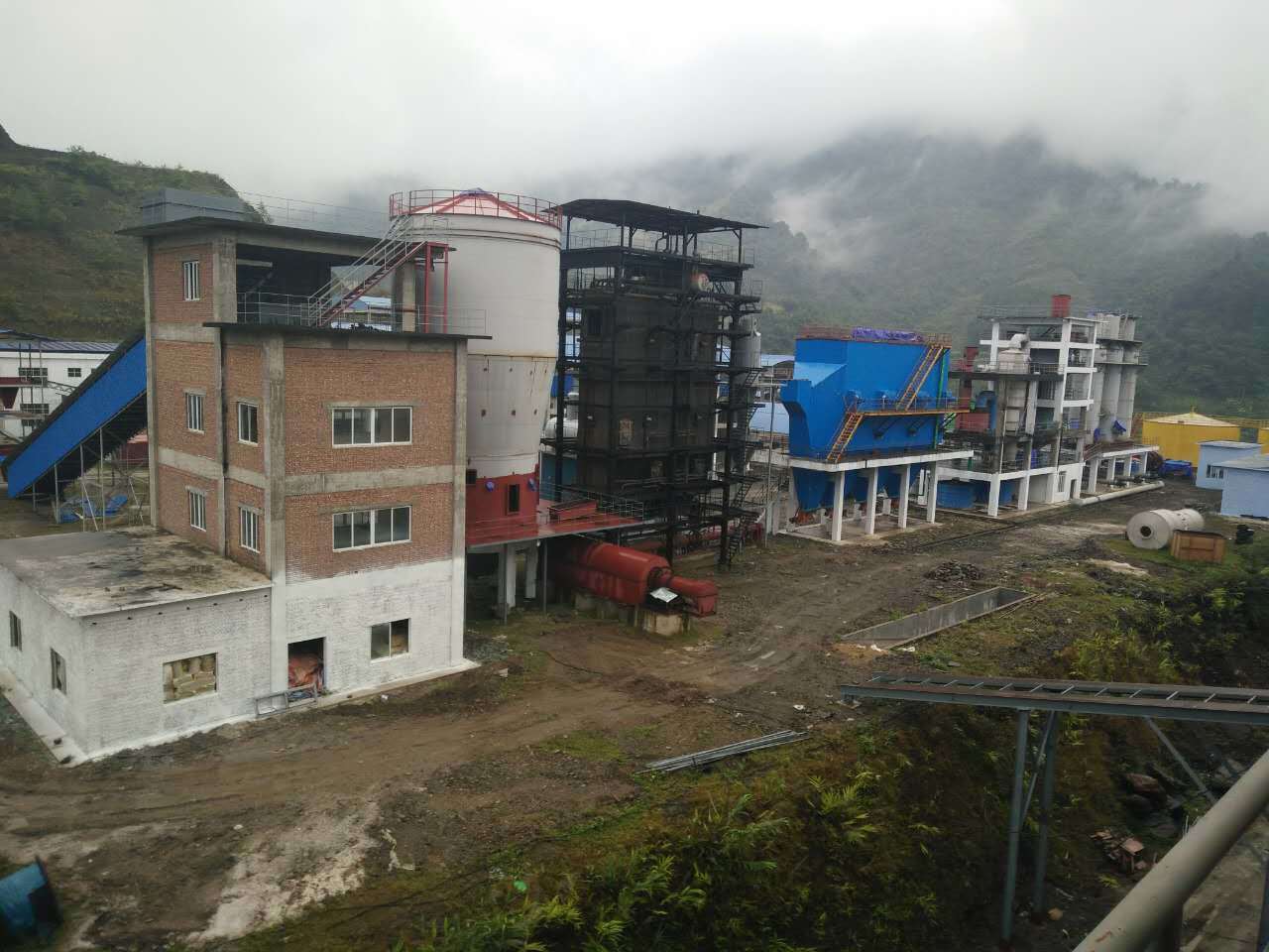 2萬(wàn)噸鋅冶煉(lian)焙燒非标(biāo)設備制作(zuo)安裝